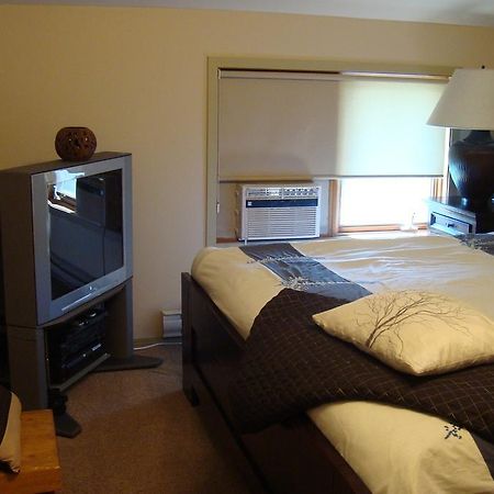 Ypc Fitness & Accomodations Invermere Eksteriør billede