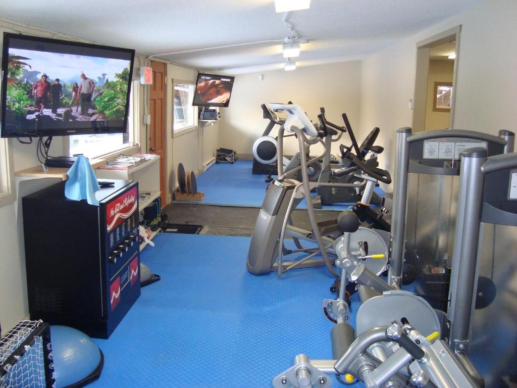 Ypc Fitness & Accomodations Invermere Eksteriør billede
