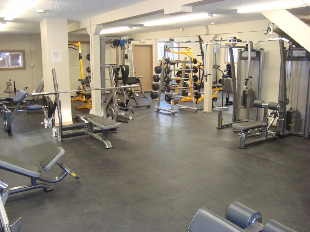 Ypc Fitness & Accomodations Invermere Eksteriør billede